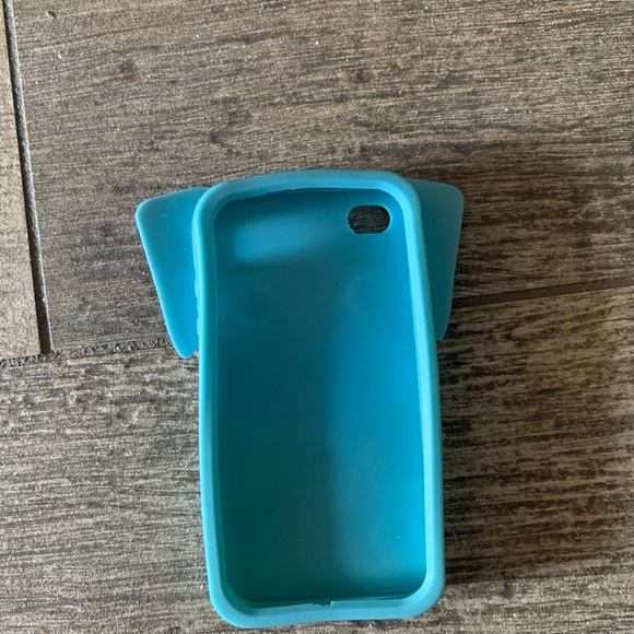 - (4 for $20) 5th Generation IPOD Touch Dog Case - Picture 2 of 3